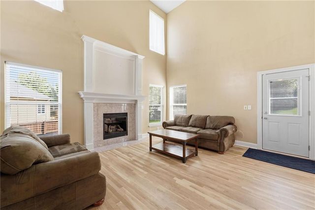 12229 Pine Valley Drive, Kansas City, KS 66109