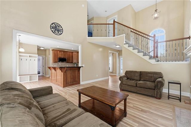 12229 Pine Valley Drive, Kansas City, KS 66109