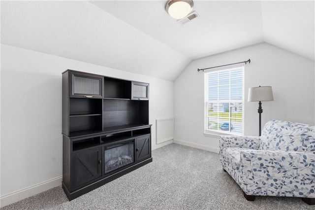 12229 Pine Valley Drive, Kansas City, KS 66109