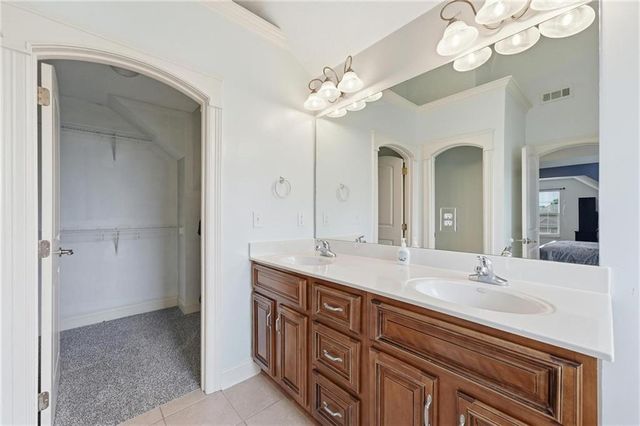 12229 Pine Valley Drive, Kansas City, KS 66109