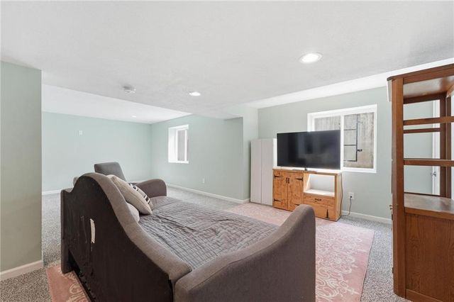 12229 Pine Valley Drive, Kansas City, KS 66109