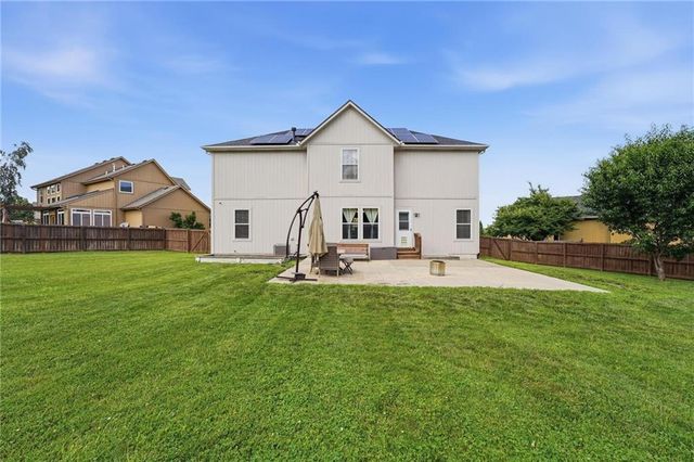 12229 Pine Valley Drive, Kansas City, KS 66109