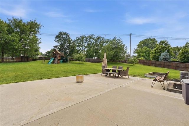 12229 Pine Valley Drive, Kansas City, KS 66109