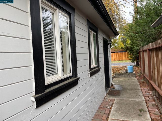 1848 Parkside Dr, Concord, CA 94519