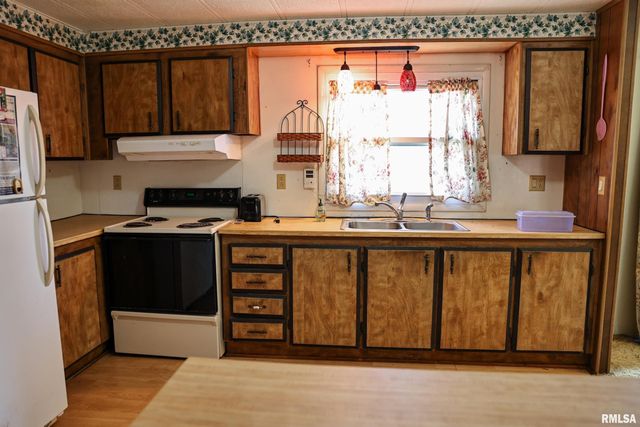 1165 250TH Street, Plymouth, IL 62367