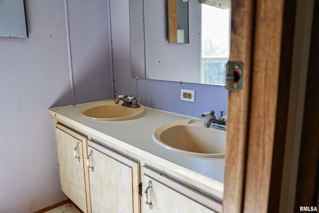 1165 250TH Street, Plymouth, IL 62367