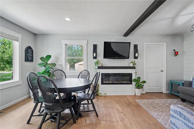 1748 E 800th Road, Lawrence, KS 66049