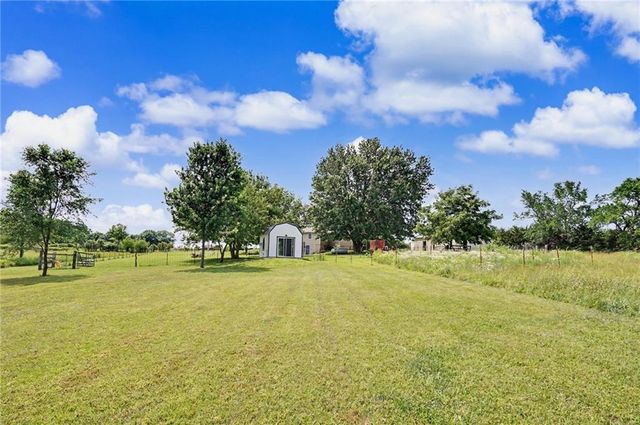 1748 E 800th Road, Lawrence, KS 66049