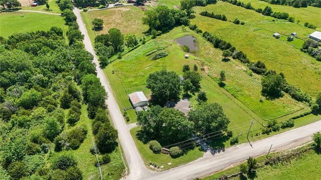 1748 E 800th Road, Lawrence, KS 66049
