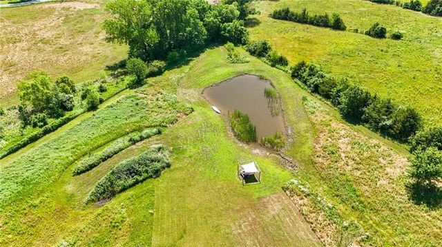 1748 E 800th Road, Lawrence, KS 66049