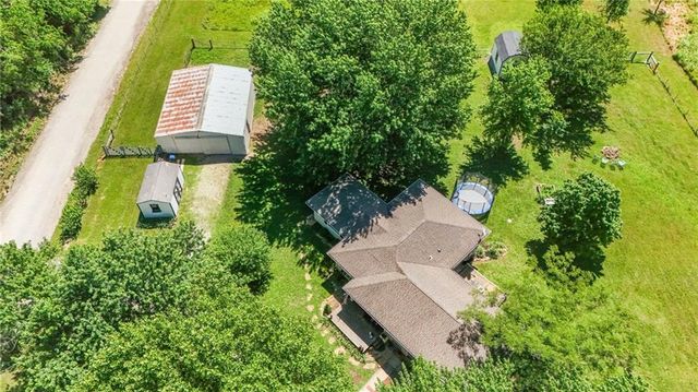 1748 E 800th Road, Lawrence, KS 66049