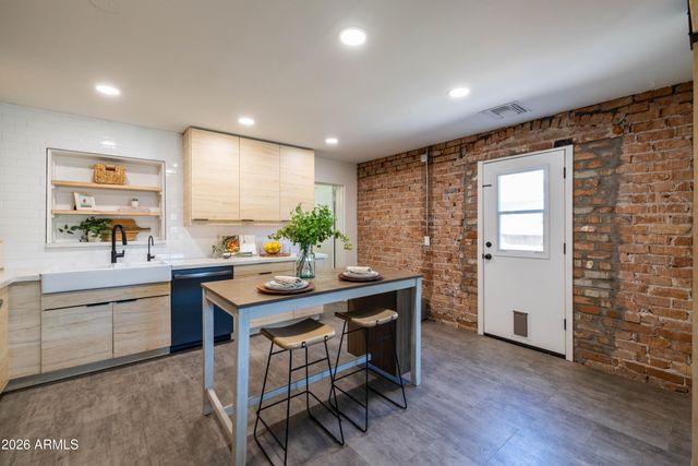 1834 N MITCHELL Street, Phoenix, AZ 85006