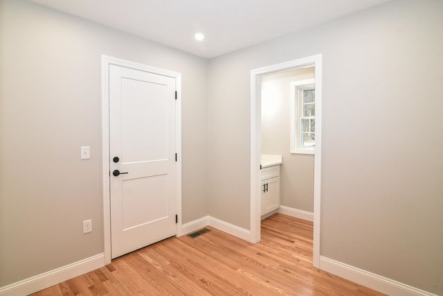 19 Mammoth Road, Hooksett, NH 03106