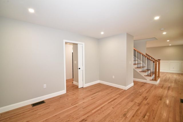 19 Mammoth Road, Hooksett, NH 03106