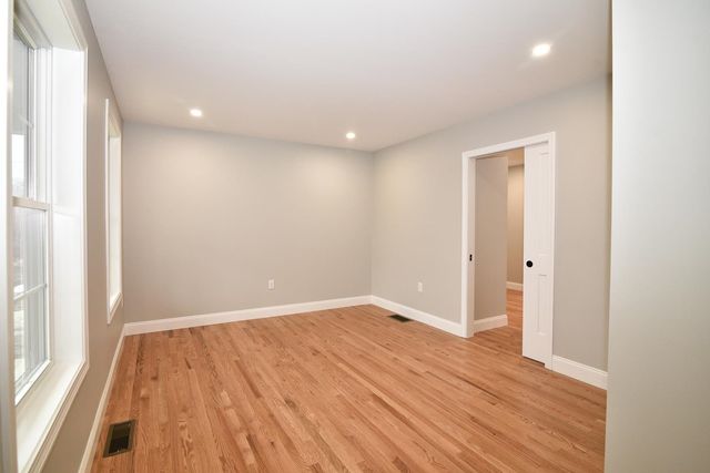 19 Mammoth Road, Hooksett, NH 03106