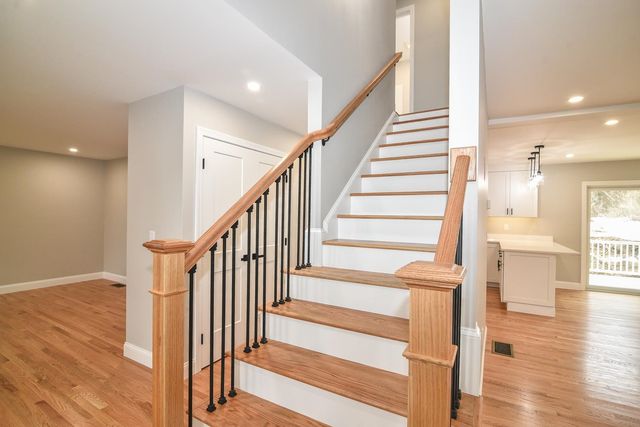 19 Mammoth Road, Hooksett, NH 03106