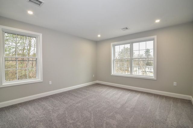 19 Mammoth Road, Hooksett, NH 03106