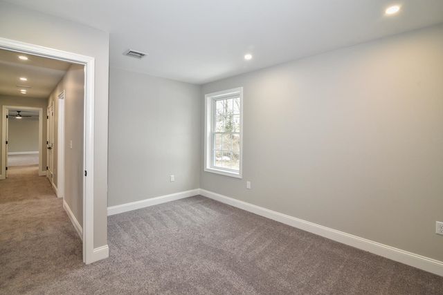 19 Mammoth Road, Hooksett, NH 03106