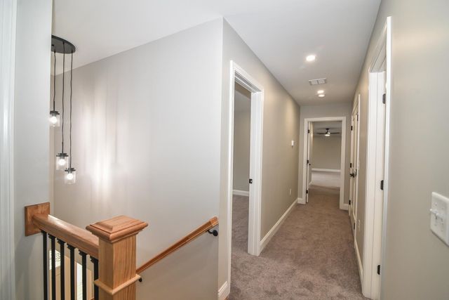 19 Mammoth Road, Hooksett, NH 03106