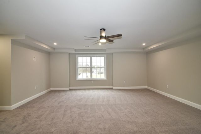 19 Mammoth Road, Hooksett, NH 03106