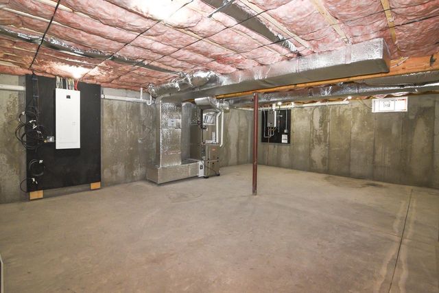 19 Mammoth Road, Hooksett, NH 03106