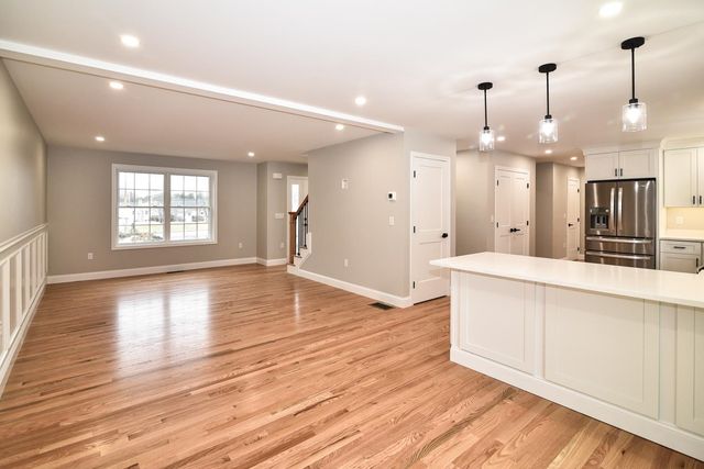 19 Mammoth Road, Hooksett, NH 03106