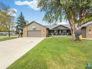 5000 S Baneberry Ave Avenue, Sioux Falls, SD 57106