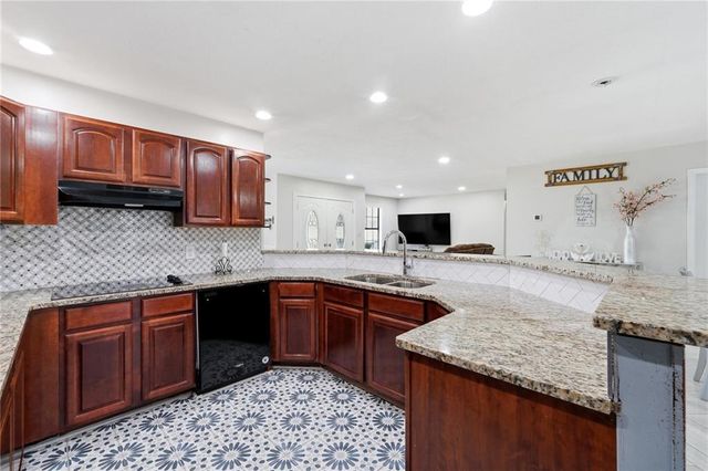 900 Stone Lea Trace, Oxford, GA 30054