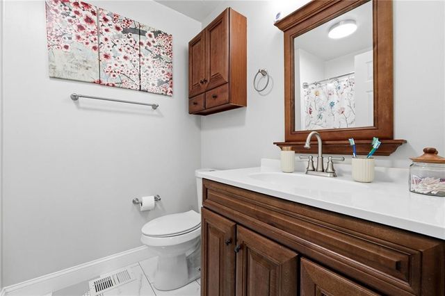 900 Stone Lea Trace, Oxford, GA 30054