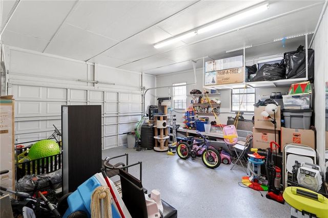 900 Stone Lea Trace, Oxford, GA 30054