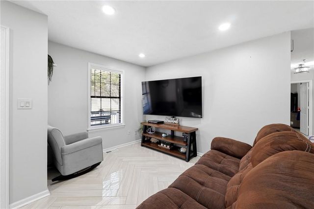 900 Stone Lea Trace, Oxford, GA 30054