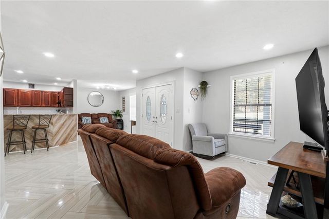 900 Stone Lea Trace, Oxford, GA 30054