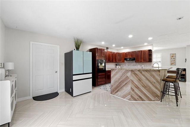 900 Stone Lea Trace, Oxford, GA 30054