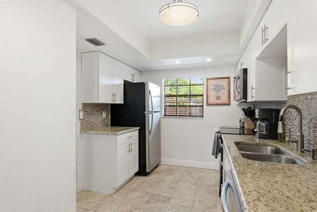 1750 BELLEAIR FOREST DRIVE C7, Belleair, FL 33756