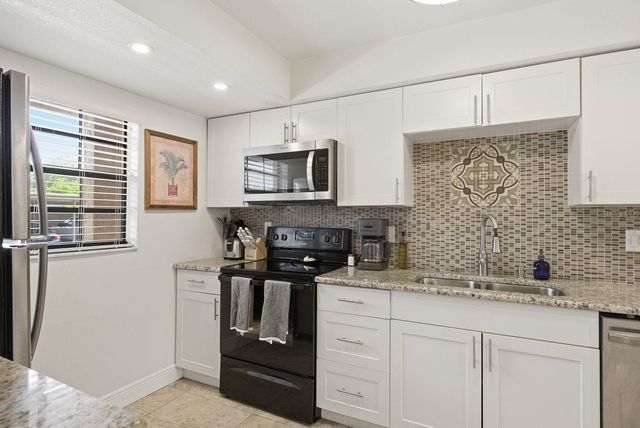 1750 BELLEAIR FOREST DRIVE C7, Belleair, FL 33756