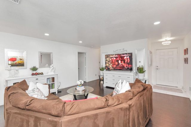 7327 Enchanted Creek Drive, Cypress, TX 77433