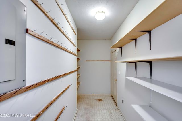 208 Azalea Court, Brandon, MS 39047