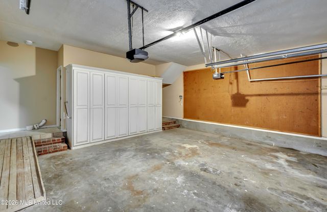 208 Azalea Court, Brandon, MS 39047