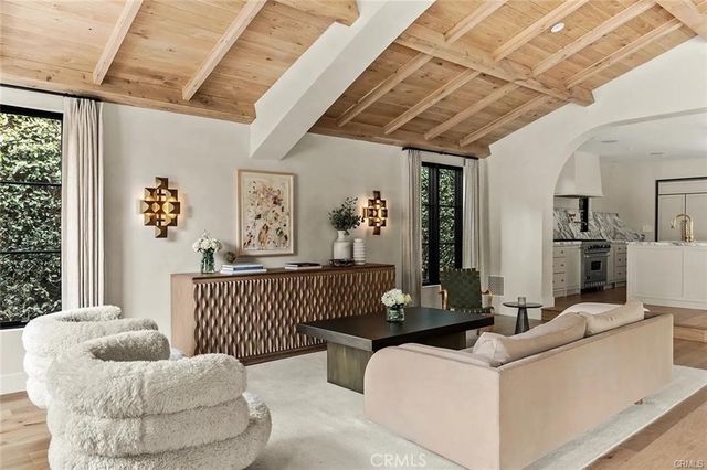 738 San Lorenzo, Santa Monica, CA 90402