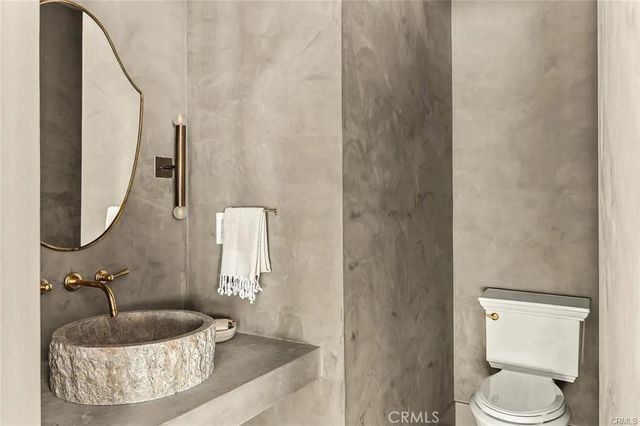 738 San Lorenzo, Santa Monica, CA 90402