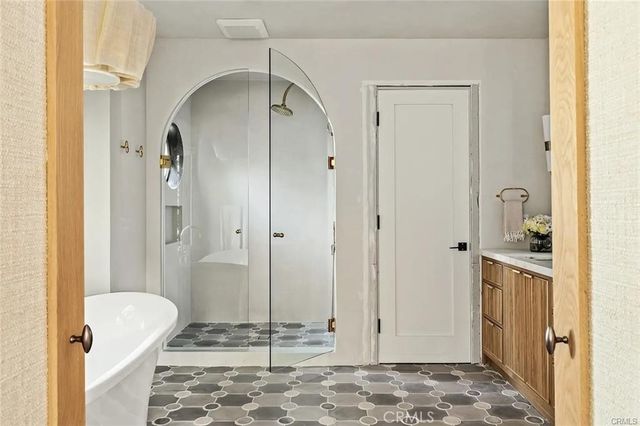 738 San Lorenzo, Santa Monica, CA 90402