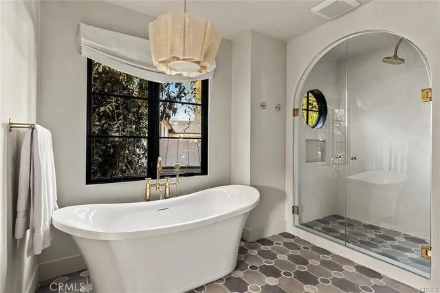 738 San Lorenzo, Santa Monica, CA 90402
