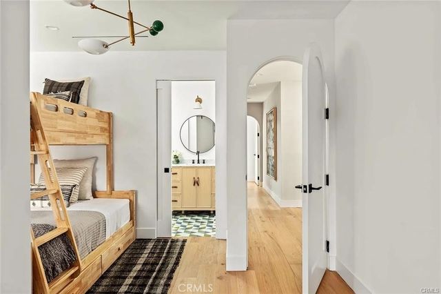 738 San Lorenzo, Santa Monica, CA 90402