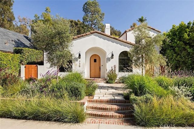 738 San Lorenzo, Santa Monica, CA 90402