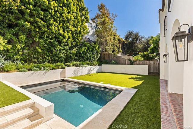 738 San Lorenzo, Santa Monica, CA 90402