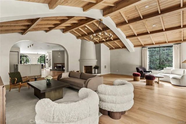 738 San Lorenzo, Santa Monica, CA 90402