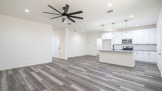 2222 Morningside Drive, Granbury, TX 76048