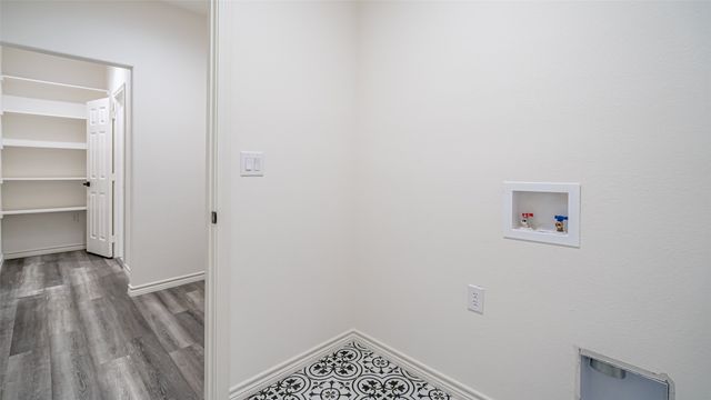 2222 Morningside Drive, Granbury, TX 76048