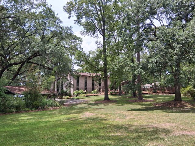 108 Hampton Avenue, Goose Creek, SC 29445