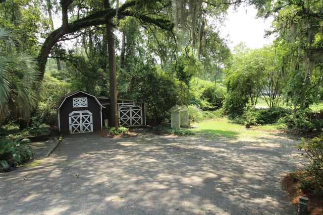 108 Hampton Avenue, Goose Creek, SC 29445
